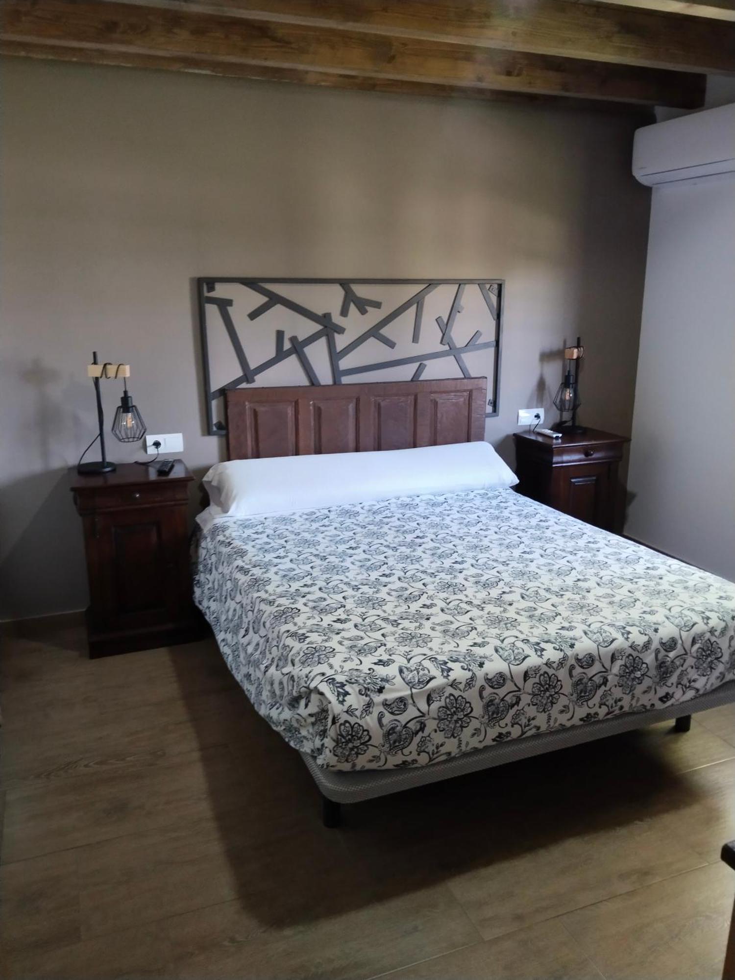 Hostal La Medina De Camponaraya Dış mekan fotoğraf